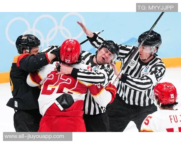 穆勒分享冰球比赛观赛照片感谢好友邀请丰富业余生活