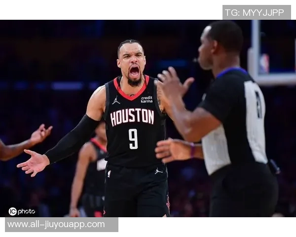 狄龙批评火箭球员假摔行为影响比赛进程破坏球队进攻节奏