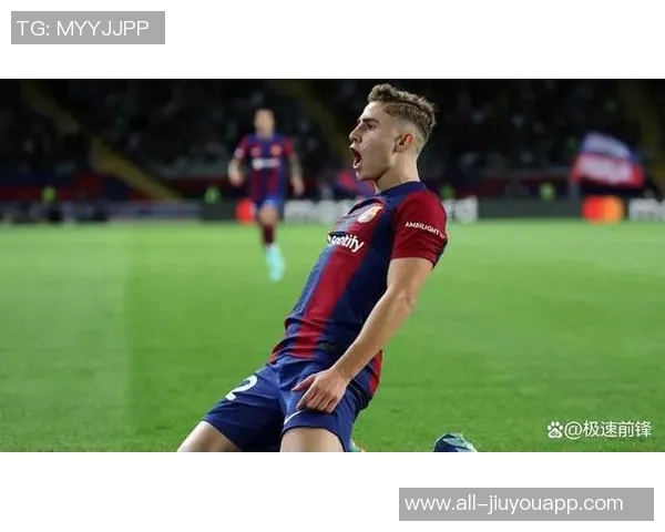 费尔明回乡参加巴萨球迷协会成立活动与球迷亲密互动签名留念