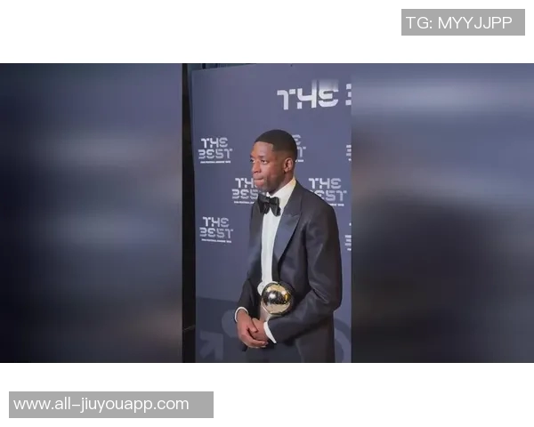 登贝莱荣获2025年环足奖最佳球员奖再添荣耀时刻 登贝莱荣获2025年环足奖最佳球员奖再添荣耀时刻