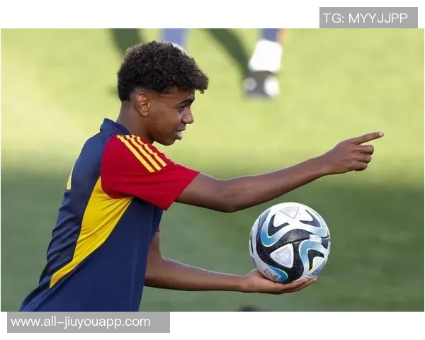 亚马尔荣膺西甲最佳U23球员实至名归的荣耀时刻 亚马尔荣膺西甲最佳U23球员实至名归的荣耀时刻